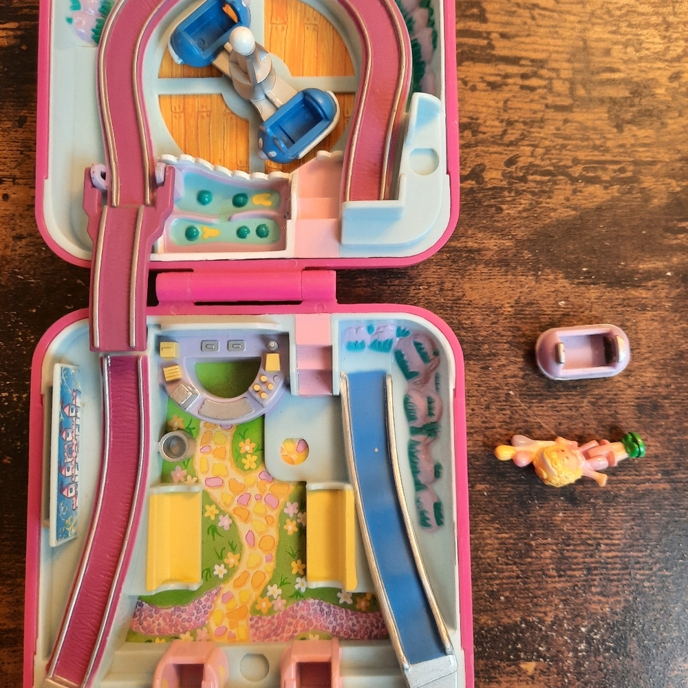 Bluebird Vintage Polly Pocket 1989 amusement park playset complete
